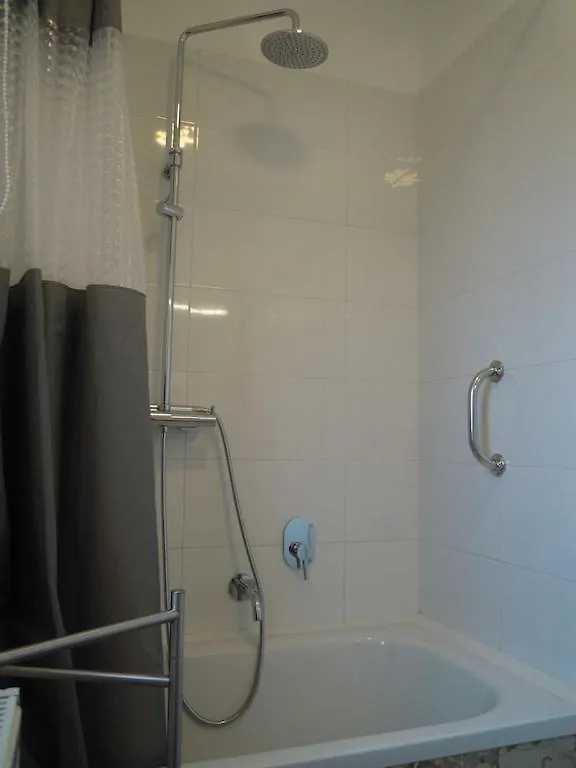 Holiday House Emc Umag